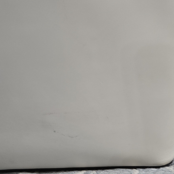 Dooney & Bourke Cream Tote with Classic Design - Picture 5 of 12